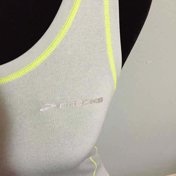 Brooks light turquoise and yellow running tank - Picture 4 of 7